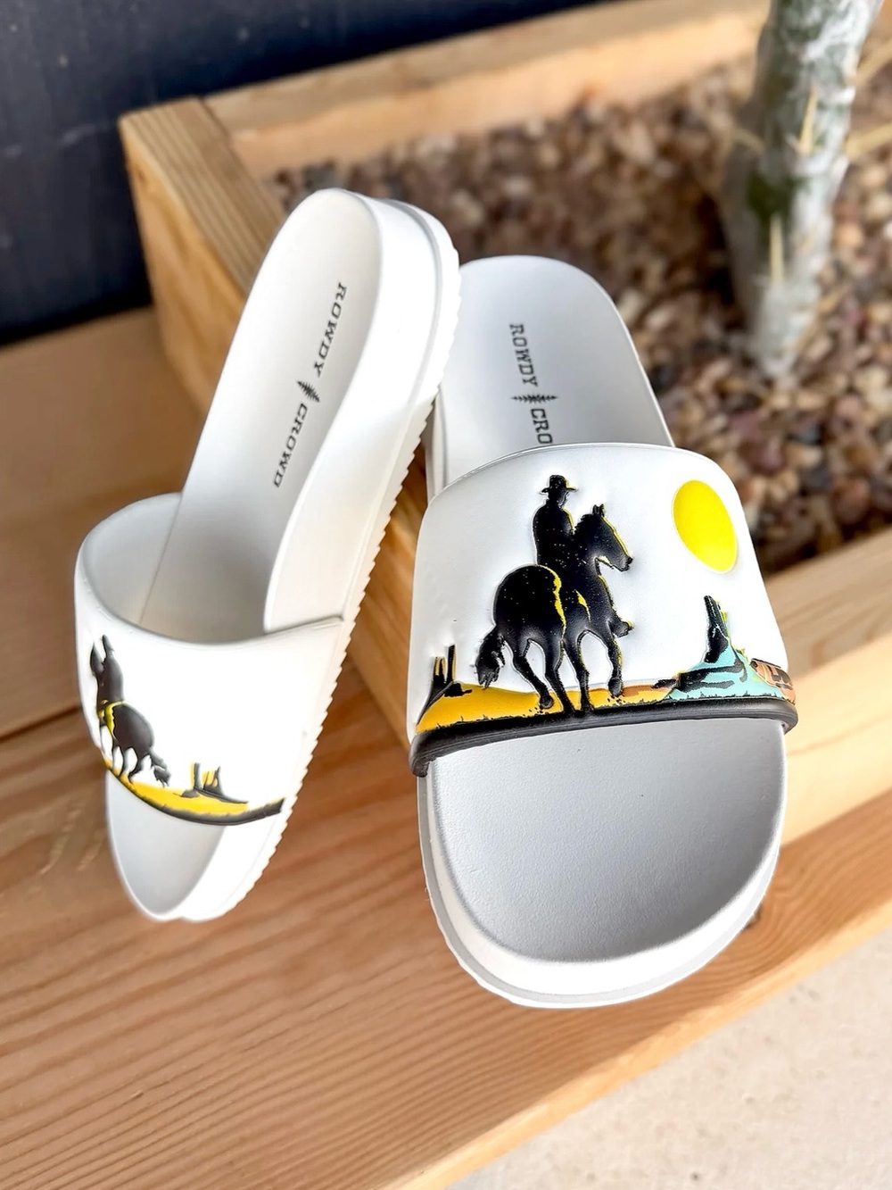 NWOT Rowdy Crowd White Saddle
Bum Slides Size 12
